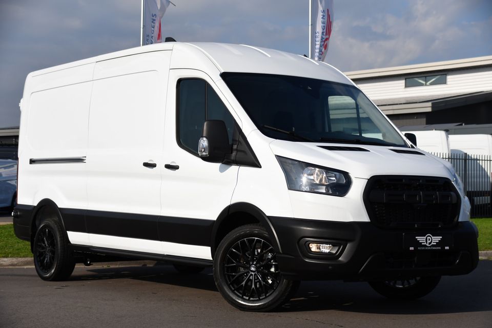 Ford Transit 350 2.0 TDCI L3H2 Black & White Edition Cruise, Carplay, Stoelverwarming, NAVI, 130PK, Multimedia, Sensoren, Trekhaak, UNIEK!