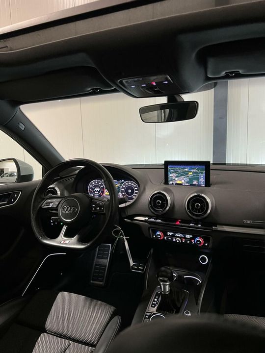 Audi A3 Sportback Audi A3 35 TFSI S-line Pano Virtual Trekhaak B&O Carplay NAP