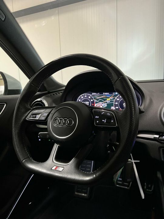 Audi A3 Sportback Audi A3 35 TFSI S-line Pano Virtual Trekhaak B&O Carplay NAP