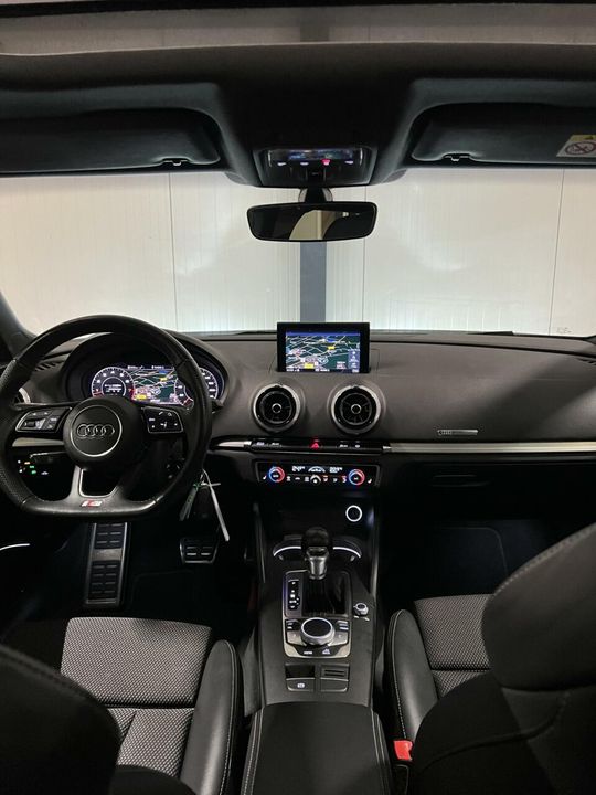 Audi A3 Sportback Audi A3 35 TFSI S-line Pano Virtual Trekhaak B&O Carplay NAP