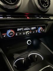 Audi A3 Sportback Audi A3 35 TFSI S-line Pano Virtual Trekhaak B&O Carplay NAP