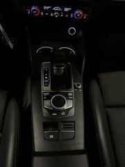 Audi A3 Sportback Audi A3 35 TFSI S-line Pano Virtual Trekhaak B&O Carplay NAP