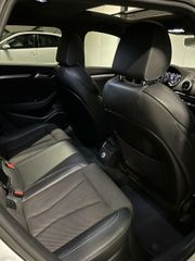 Audi A3 Sportback Audi A3 35 TFSI S-line Pano Virtual Trekhaak B&O Carplay NAP