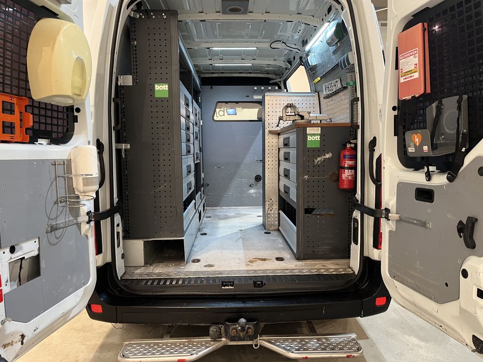 Renault Master 2.3 dCi L2H2 145 PK Servicebus / Bott Inrichting / Euro 6 / 220V. / Trekhaak / Airco / Cruise Control / Camera