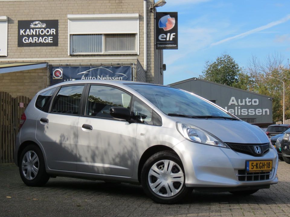 Honda Jazz 1.2 S TREKHAAK | NIEUWE APK | AIRCO | PARKEERSENSOREN | DEALER ONDERHOUDEN |