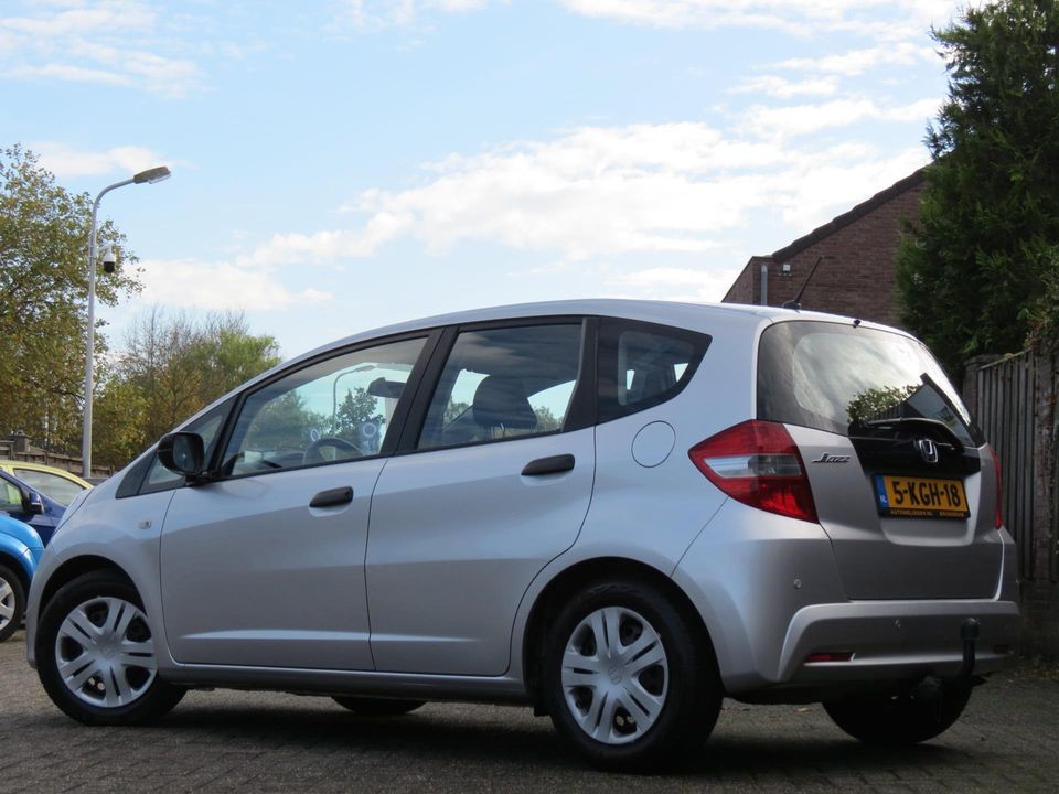 Honda Jazz 1.2 S TREKHAAK | NIEUWE APK | AIRCO | PARKEERSENSOREN | DEALER ONDERHOUDEN |