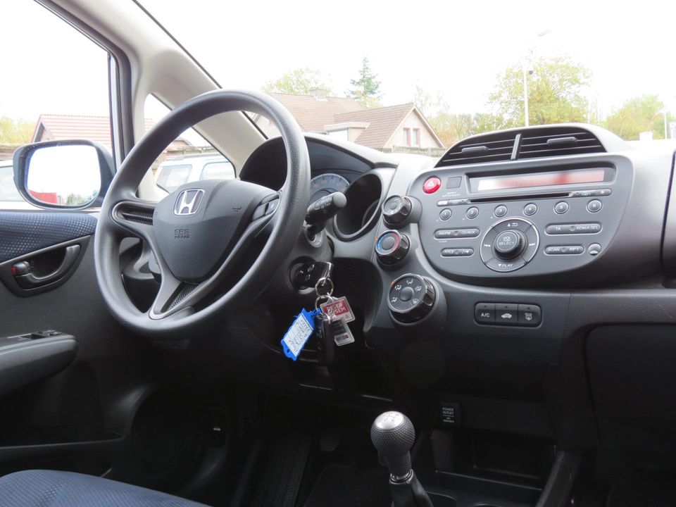 Honda Jazz 1.2 S TREKHAAK | NIEUWE APK | AIRCO | PARKEERSENSOREN | DEALER ONDERHOUDEN |