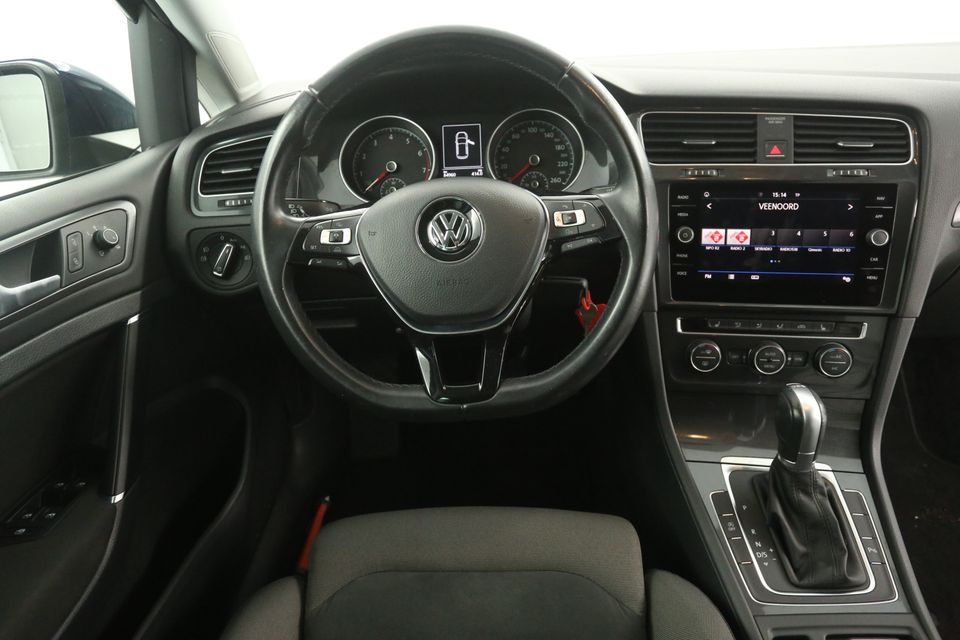 Volkswagen Golf 1.5 TSI Automaat Clima Carplay Camera ACC Navi PDC LED Massagestoel 16"LMV Trekhaak