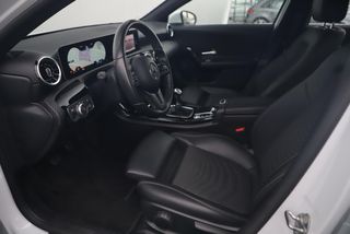 Mercedes-Benz A-Klasse 160 Advantage Full LED Widescreen Sportstoelen Half Leder Navigatie Clima Cruise 16 inch LMV Achteruitrijcamera Parkeersensors Carplay Android