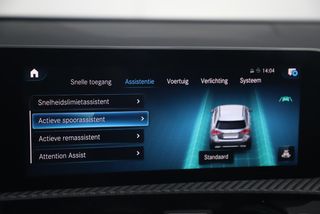 Mercedes-Benz A-Klasse 160 Advantage Full LED Widescreen Sportstoelen Half Leder Navigatie Clima Cruise 16 inch LMV Achteruitrijcamera Parkeersensors Carplay Android