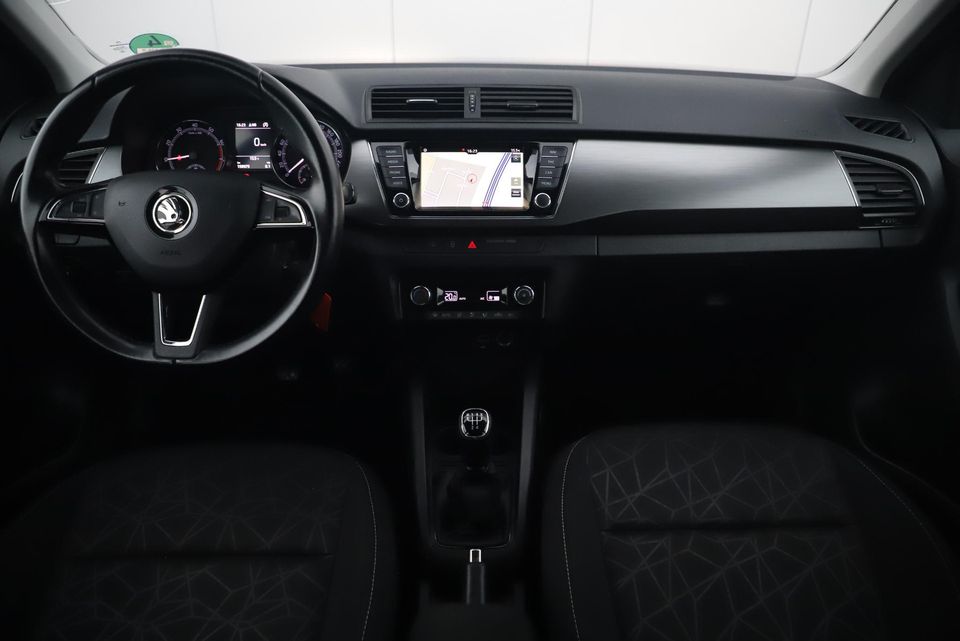 Škoda Fabia Combi 1.0 TSI Clever 95PK Trekhaak Navigatie Clima Cruise Carplay Android 16 inch LMV Parkeersensor