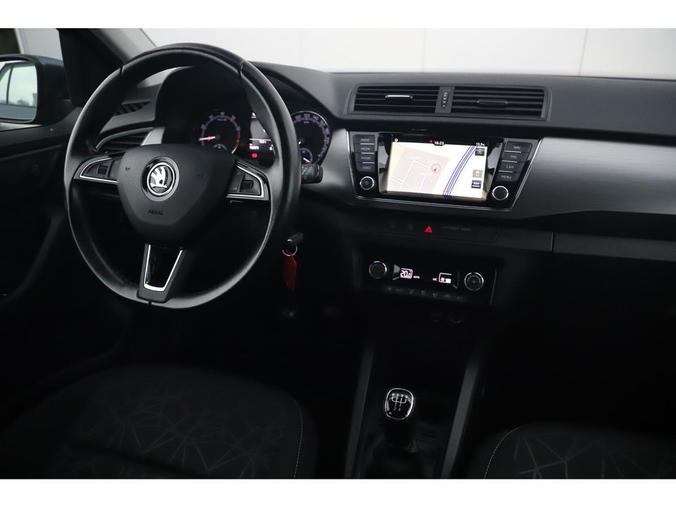 Škoda Fabia Combi 1.0 TSI Clever 95PK Trekhaak Navigatie Clima Cruise Carplay Android 16 inch LMV Parkeersensor