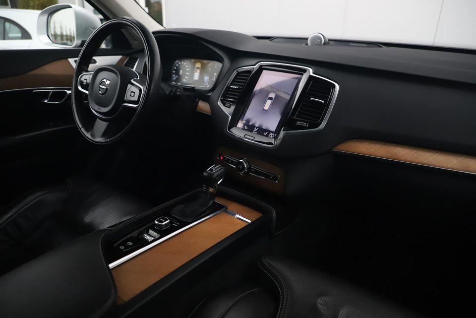 Volvo XC90 2.0 D5 AWD Inscription 225PK 7 Persoons Automaat Panoramadak Trekhaak Lederen Bekleding Bowers & Wilkins 360 Camera 21 inch LMV Memory Stoelen