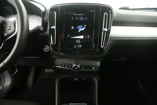 Volvo XC40 1.5 T5 Hybride 262PK Automaat Airco Camera Cruise Carplay LED Navi Virtual 18"LMV PDC