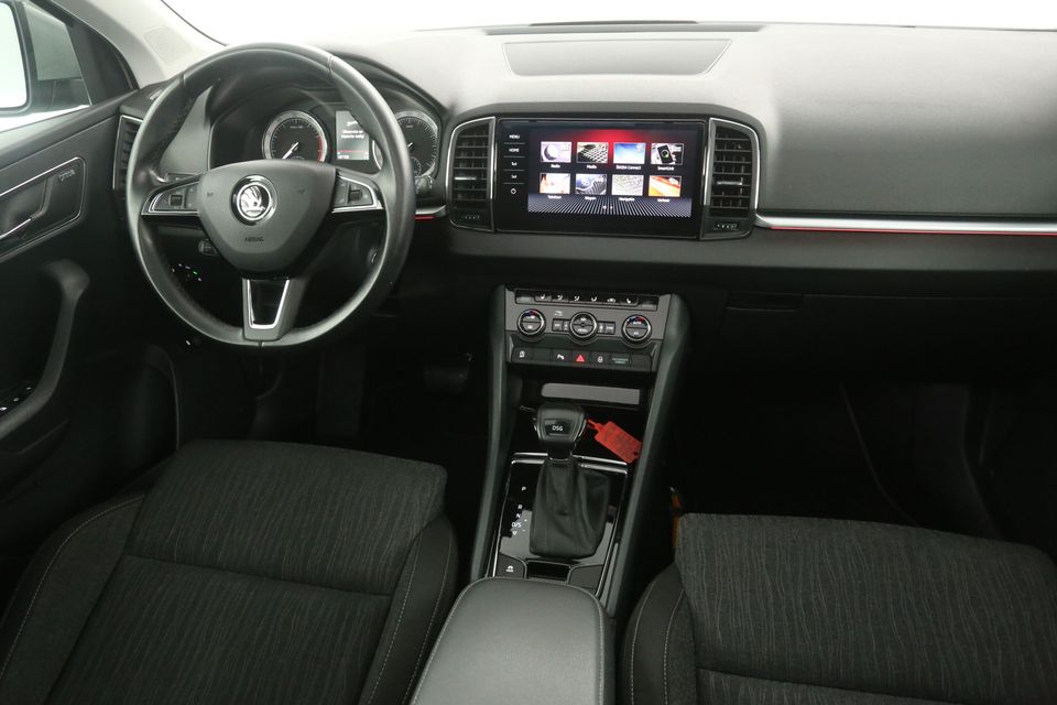 Škoda Karoq 1.5 TSI 150PK Automaat Pano Sfeer Airco Camera Carplay Cruise Canton-Audio LED Memory-seats Navi PDC 19"LMV