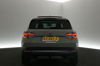 Škoda Karoq 1.5 TSI 150PK Automaat Pano Sfeer Airco Camera Carplay Cruise Canton-Audio LED Memory-seats Navi PDC 19"LMV