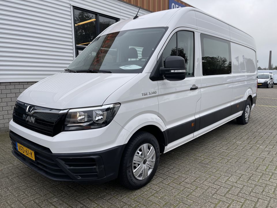 MAN TGE 35 2.0 140pk Lang Hoog L3H2 DC 6 persoons / vaste prijs rijklaar € 30.950 ex btw / lease vanaf € 554 / airco / achteruit rijcamera / trekhaak 3000 kg / euro 6 diesel !