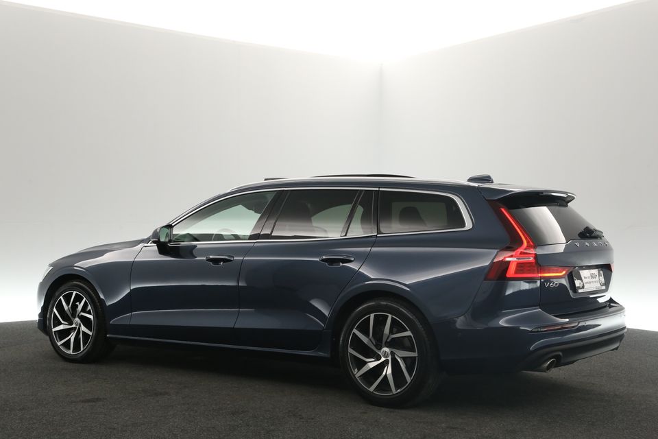 Volvo V60 2.0 T4 R-Design 191PK Automaat Pano Harman-Kardon Camera Sfeerverl. Clima Cruise Carplay LED Virtual Navi PDC Head-up 18"LMV Leder