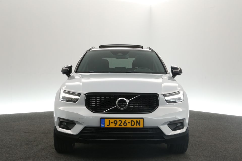 Volvo XC40 1.5 T5 Recharge R-Design 262PK Automaat Pano Clima Cruise 360-Camera Carplay Navi Virtual Memory-Seats Harman/Kardon Leder 19"LMV LED PDC Trekhaak