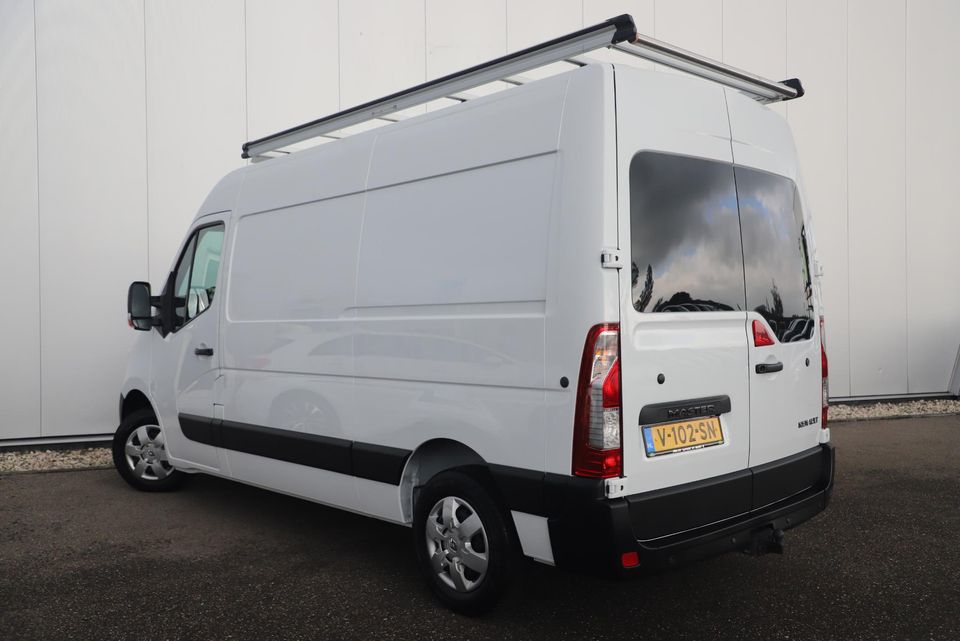 Renault Master T35 2.3 dCi L2H2 131PK Trekhaak Navigatie Camera Imperial Cruise Climate 3 Persoons