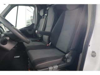 Renault Master T35 2.3 dCi L2H2 131PK Trekhaak Navigatie Camera Imperial Cruise Climate 3 Persoons