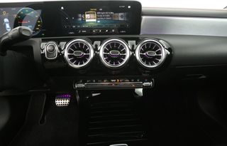 Mercedes-Benz CLA-Klasse 250e AMG Hybride 263PK Automaat Pano Clima Cruise Camera Sfeerverl. Memory-Seat LED Navi Virtual 18"LMV