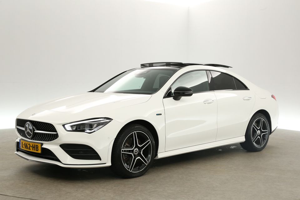 Mercedes-Benz CLA-Klasse 250e AMG Hybride 263PK Automaat Pano Clima Cruise Camera Sfeerverl. Memory-Seat LED Navi Virtual 18"LMV