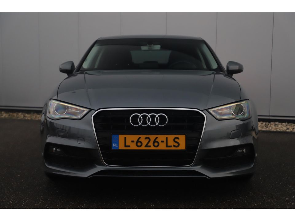 Audi A3 Limousine 1.4 TFSI S Line Xenon Klep Uitlaat Navigatie Bluetooth Clima Cruise Parkeersensor 17 inch LMV