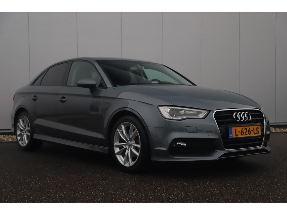 Audi A3 Limousine 1.4 TFSI S Line Xenon Klep Uitlaat Navigatie Bluetooth Clima Cruise Parkeersensor 17 inch LMV