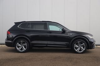 Volkswagen Tiguan Allspace 1.5 TSI 2X R-Line 7 Persoons 150PK DSG Automaat Panoramadak Virtual Cockpit Keyless Sfeerverlichting Full LED Stoelverwarming Navigatie Camera Adaptive Cruise Lane Assist 19 inch LMV NL Auto!