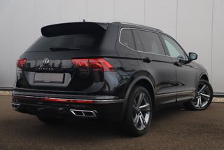 Volkswagen Tiguan Allspace 1.5 TSI 2X R-Line 7 Persoons 150PK DSG Automaat Panoramadak Virtual Cockpit Keyless Sfeerverlichting Full LED Stoelverwarming Navigatie Camera Adaptive Cruise Lane Assist 19 inch LMV NL Auto!