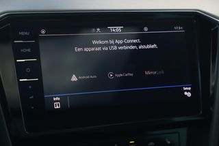 Volkswagen Passat Variant 1.5 TSI 2X R-Line 150PK DSG Automaat Panoramadak Virtual 18 inch Full LED Sportstoelen Half Leder Keyless Navigatie Camera Adaptive Cruise Lane Assist Carplay Android