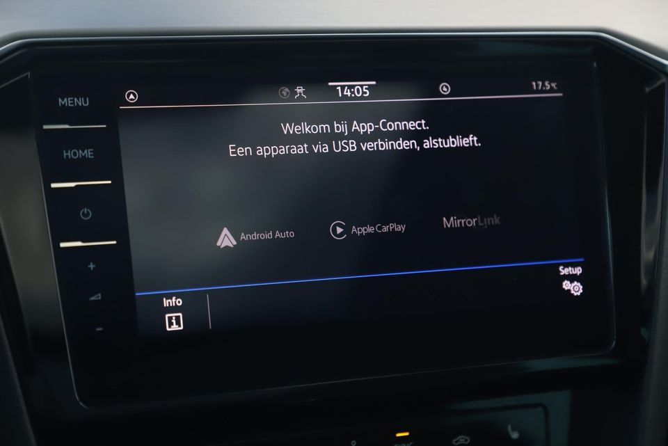 Volkswagen Passat Variant 1.5 TSI 2X R-Line 150PK DSG Automaat Panoramadak Virtual 18 inch Full LED Sportstoelen Half Leder Keyless Navigatie Camera Adaptive Cruise Lane Assist Carplay Android