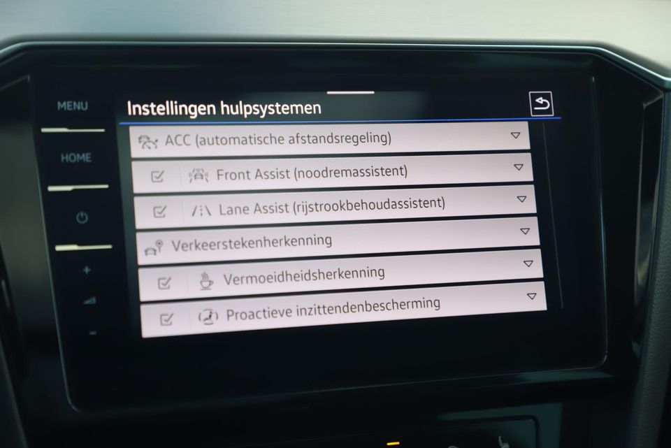 Volkswagen Passat Variant 1.5 TSI 2X R-Line 150PK DSG Automaat Panoramadak Virtual 18 inch Full LED Sportstoelen Half Leder Keyless Navigatie Camera Adaptive Cruise Lane Assist Carplay Android