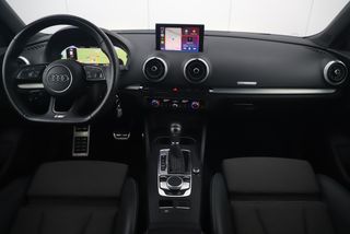 Audi A3 Sportback 30 TFSI Sport S Line Edition Automaat Black Optic Quantumgrey 19 inch Virtual Cockpit Half Leder Navigatie Carplay Android Bluetooth Stoelverwarming Parkeersensors Spoilers