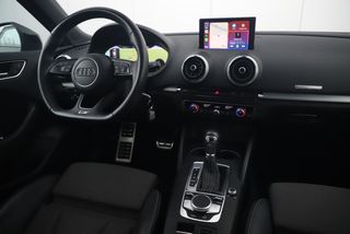 Audi A3 Sportback 30 TFSI Sport S Line Edition Automaat Black Optic Quantumgrey 19 inch Virtual Cockpit Half Leder Navigatie Carplay Android Bluetooth Stoelverwarming Parkeersensors Spoilers