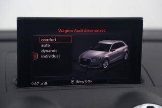 Audi A3 Sportback 30 TFSI Sport S Line Edition Automaat Black Optic Quantumgrey 19 inch Virtual Cockpit Half Leder Navigatie Carplay Android Bluetooth Stoelverwarming Parkeersensors Spoilers