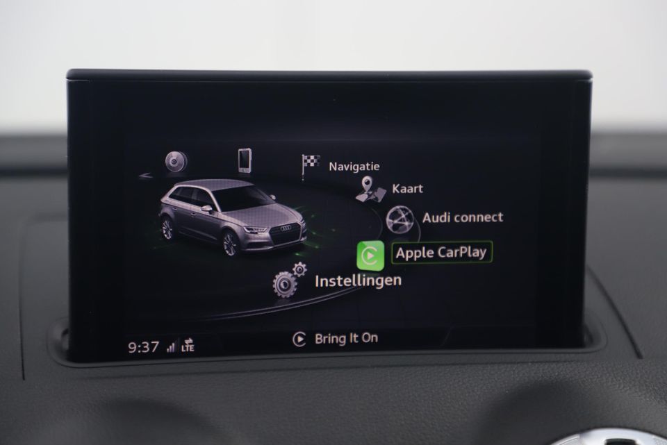 Audi A3 Sportback 30 TFSI Sport S Line Edition Automaat Black Optic Quantumgrey 19 inch Virtual Cockpit Half Leder Navigatie Carplay Android Bluetooth Stoelverwarming Parkeersensors Spoilers