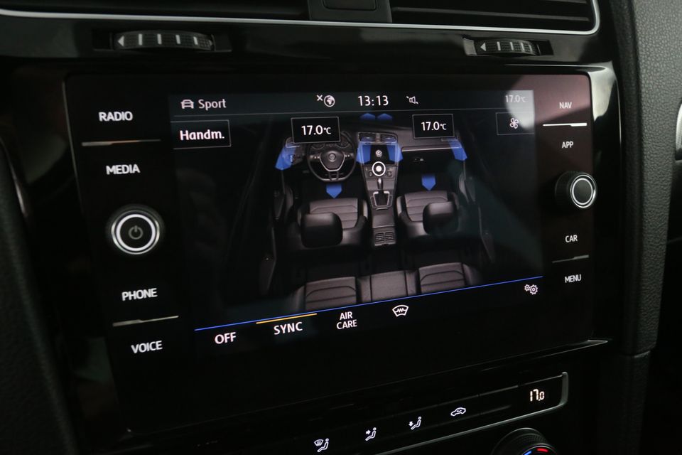 Volkswagen Golf 1.5 TSI 150PK R-Line | Lapiz Blue | Automaat | Pano Carplay LED Clima Cruise Virtual DSG Navi PDC 18''LMV