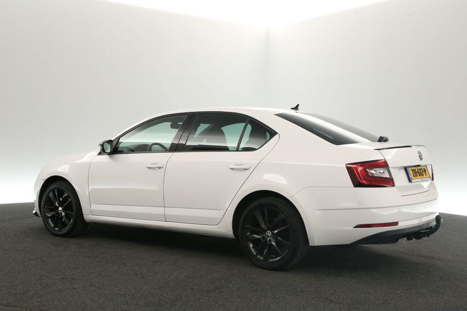 Škoda Octavia 1.0 TSI Sport Clima Carplay Camera LED Cruise Navi PDC 17''LMV Trekhaak