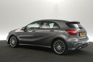 Mercedes-Benz A-Klasse 180 AMG Airco Cruise Navigatie 18"LMV Elektrpakket