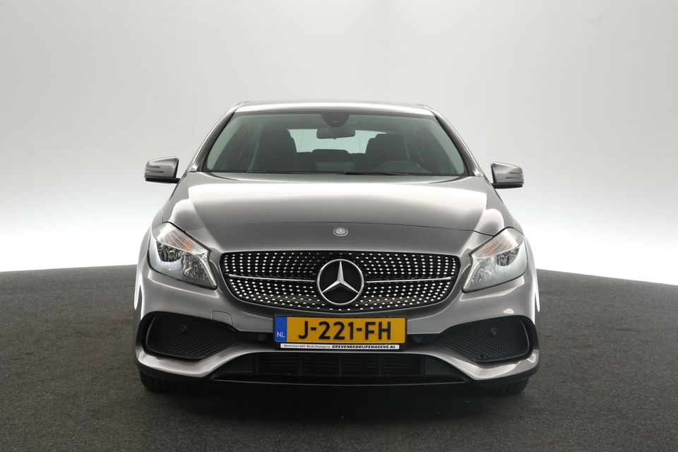 Mercedes-Benz A-Klasse 180 AMG Airco Cruise Navigatie 18"LMV Elektrpakket