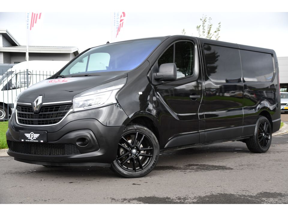 Renault Trafic 2.0 dCi 145 T29 L2H1 Black Edition Camera, Cruise, NAVI, LED, Automaat, 145PK, Sensoren, Trekhaak, Multimedia, UNIEK!