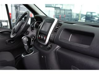 Renault Trafic 2.0 dCi 145 T29 L2H1 Black Edition Camera, Cruise, NAVI, LED, Automaat, 145PK, Sensoren, Trekhaak, Multimedia, UNIEK!