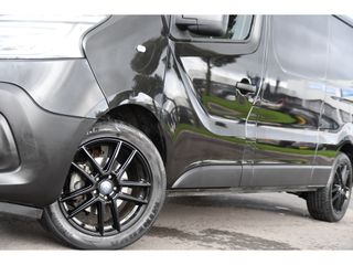 Renault Trafic 2.0 dCi 145 T29 L2H1 Black Edition Camera, Cruise, NAVI, LED, Automaat, 145PK, Sensoren, Trekhaak, Multimedia, UNIEK!