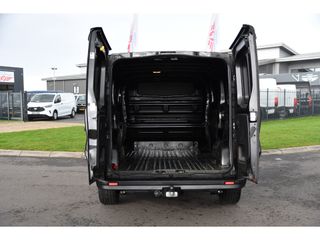 Renault Trafic 2.0 dCi 145 T29 L2H1 Black Edition Camera, Cruise, NAVI, LED, Automaat, 145PK, Sensoren, Trekhaak, Multimedia, UNIEK!