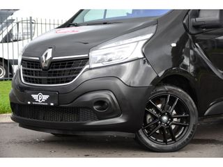 Renault Trafic 2.0 dCi 145 T29 L2H1 Black Edition Camera, Cruise, NAVI, LED, Automaat, 145PK, Sensoren, Trekhaak, Multimedia, UNIEK!