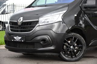 Renault Trafic 2.0 dCi 145 T29 L2H1 Black Edition Camera, Cruise, NAVI, LED, Automaat, 145PK, Sensoren, Trekhaak, Multimedia, UNIEK!