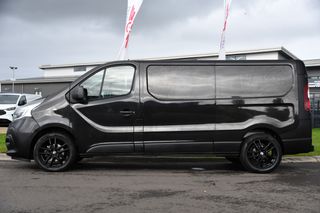 Renault Trafic 2.0 dCi 145 T29 L2H1 Black Edition Camera, Cruise, NAVI, LED, Automaat, 145PK, Sensoren, Trekhaak, Multimedia, UNIEK!