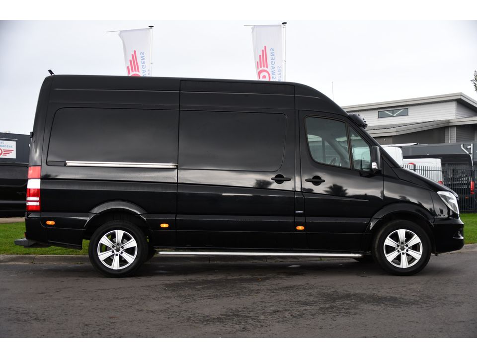 Mercedes-Benz Sprinter 319 3.0 V6 CDI 366 Black Edition Camera, Cruise, 190PK, Automaat, Stoelverwarming, LED, NAVI, Trekhaak, UNIEK!